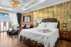 Luxurious Villa with Lush Garden and Huge Terrace near Herastrau Park